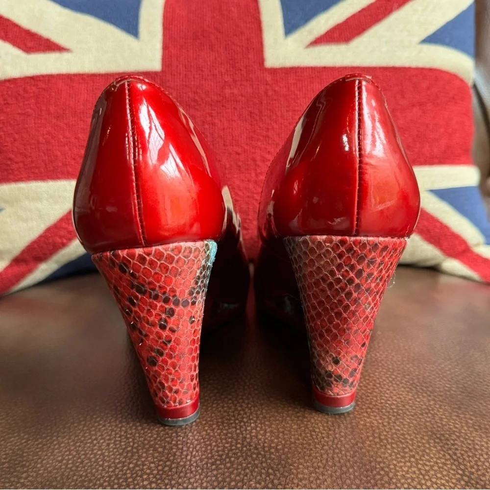 Donald Pliner Habiki Red 🔥Patent Snake Wedge - size 8 M